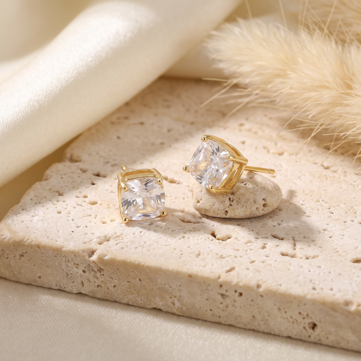 Gorgeous Bling Real 18k Gold Plated Stud Earrings
